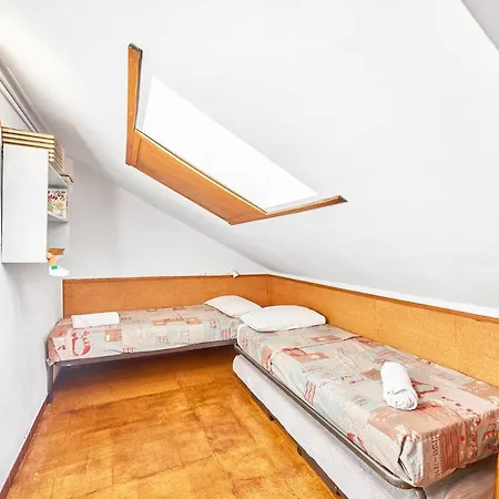 Apartment Beautiful Mountainside With Kitchen In